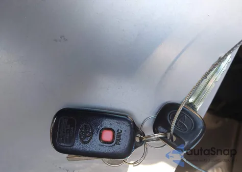 2003 Toyota Sequoia Limited V8 z USA, uszkodzony, nr VIN 5TDBT48A63S181885